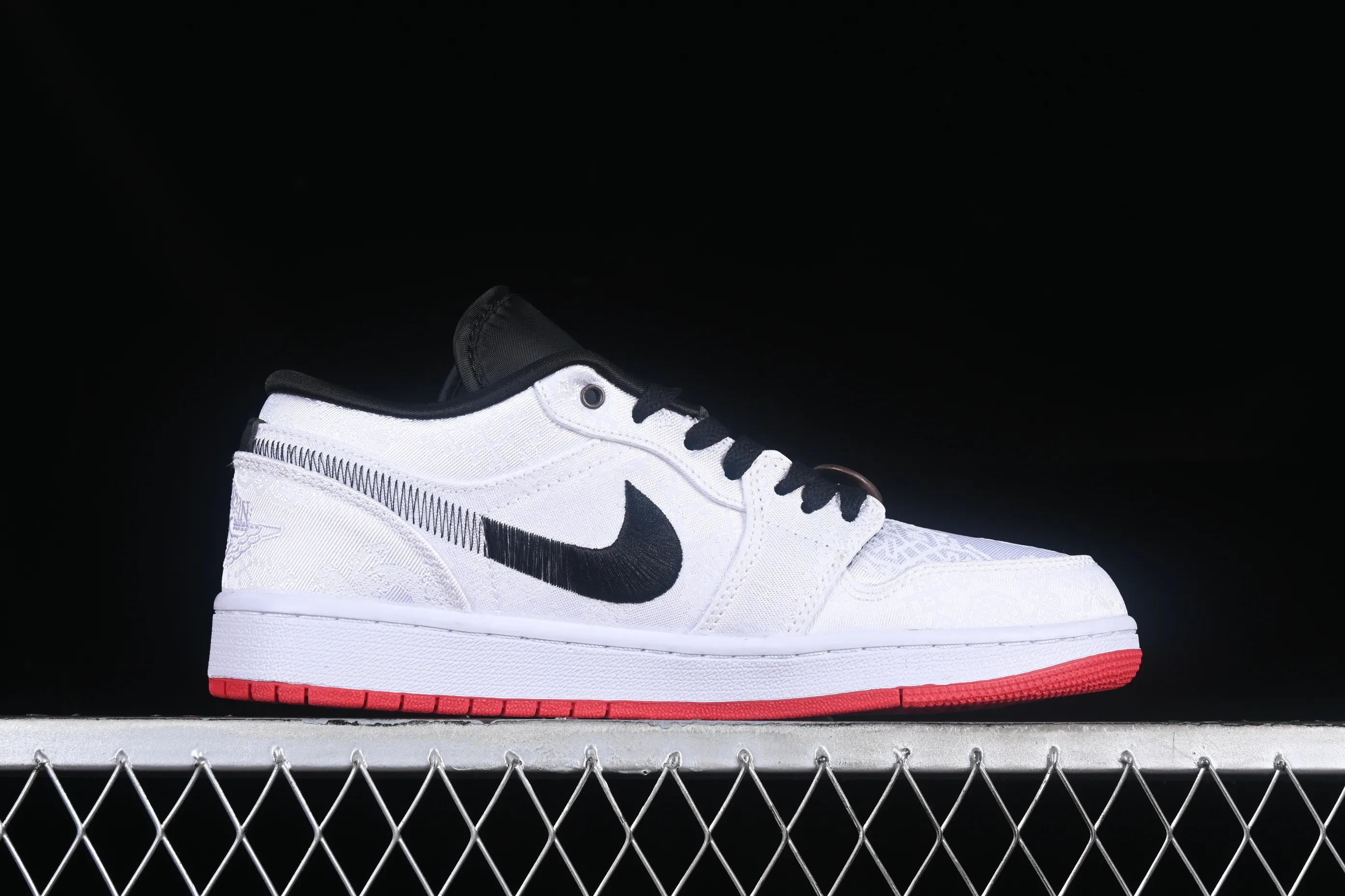 All categories Air Jordan Jordan series basketball shoes Air Jordan 1 Low Z version CLOT x Air Jordan 1 Low "Fearles" AJ1 Joe 1 white silk low-top cultural casual sneakers CU2804-100